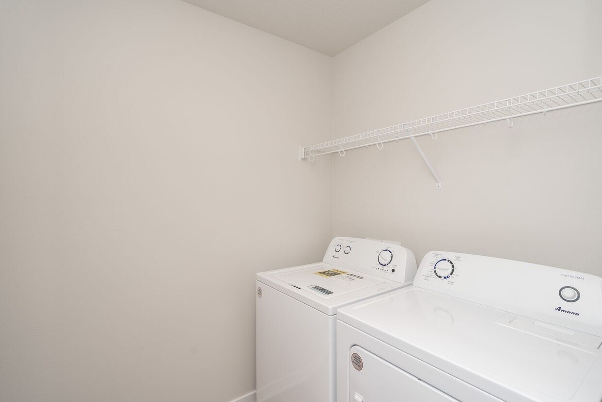 Foto del edificio - One Month FREE Rent - New 3 Bedroom Two Story Twin Home!