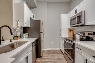 2BR, 2BA - 851 SF - Ascent North Scottsdale