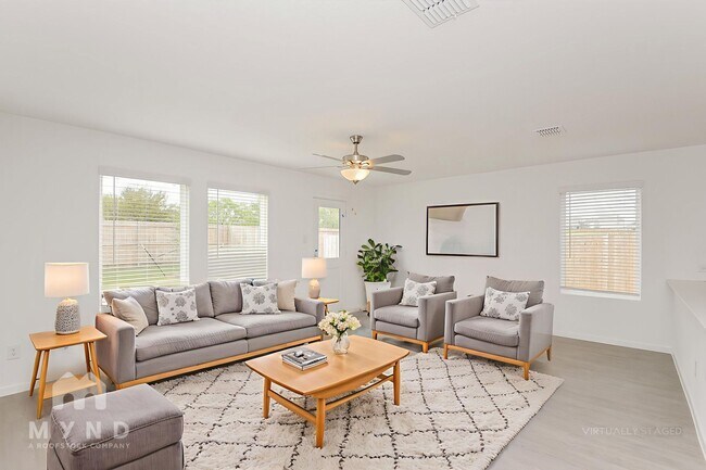 Foto del edificio - 2708 Mistwood Dr