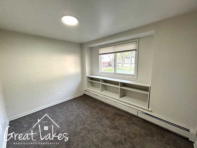 Foto del edificio - Beautiful 2 Bedroom 1 Bathroom now availab...