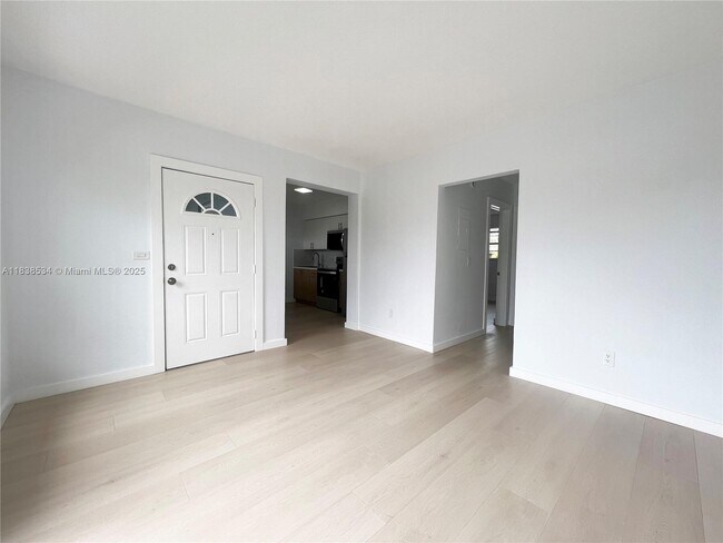 Foto del edificio - 5990 NE 4th Ct