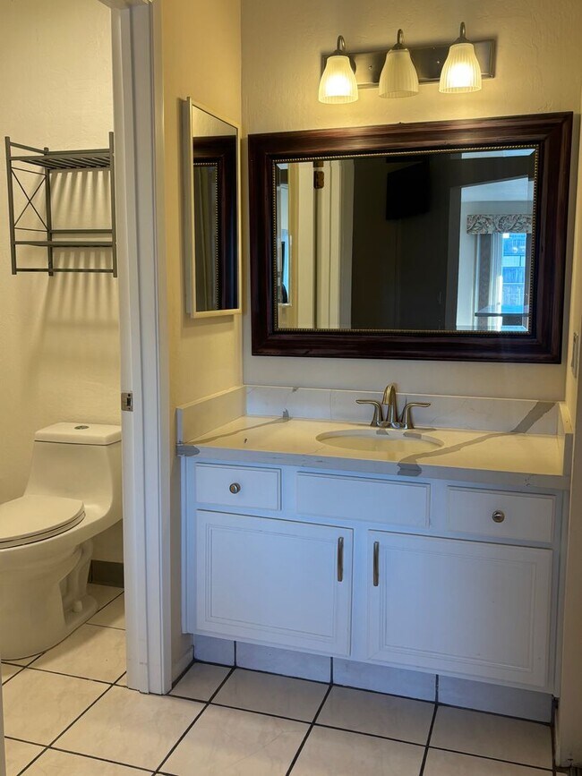 Foto del edificio - Great Condo in Del Monte Beach Surf Way