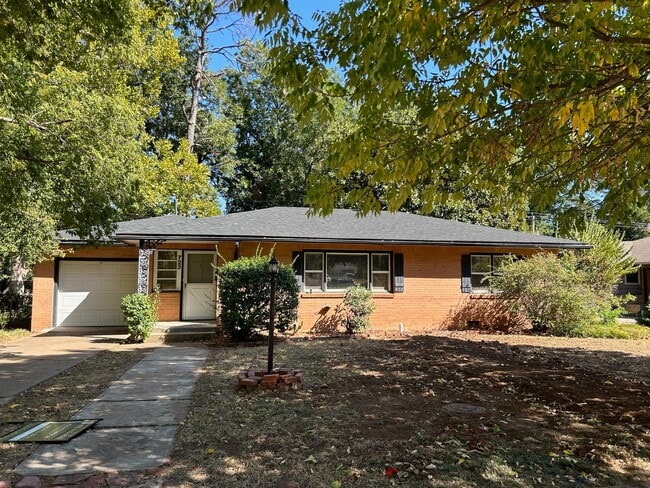 Photo - 723 S Ridge Dr House