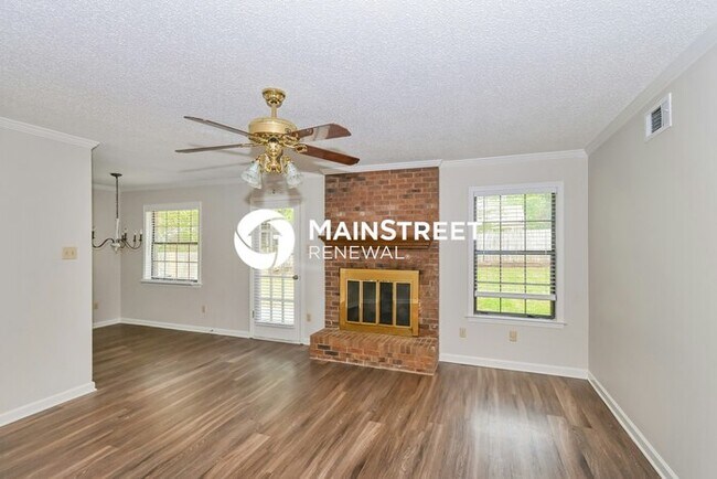 Foto del edificio - 4 Bedroom Pet-Friendly Home in MEMPHIS, TN with Main Street Renewal