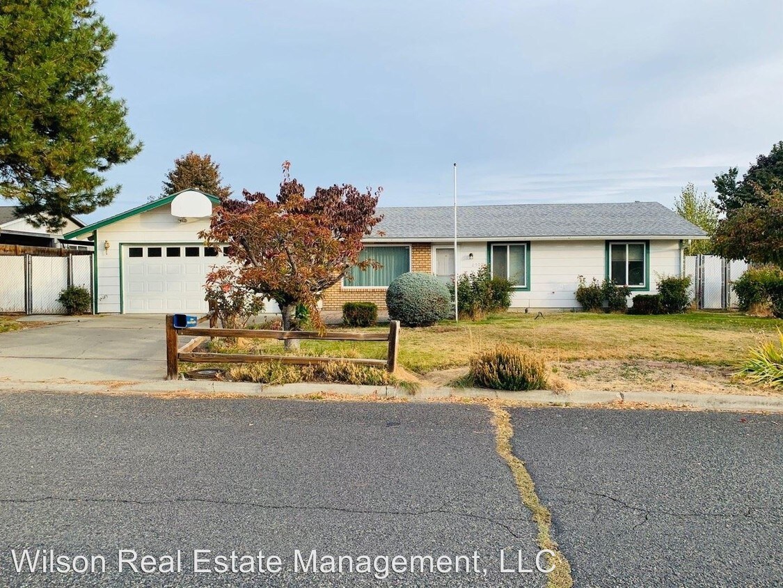 Primary Photo - 3 br, 1.5 bath House - 2509 W Viola Ave