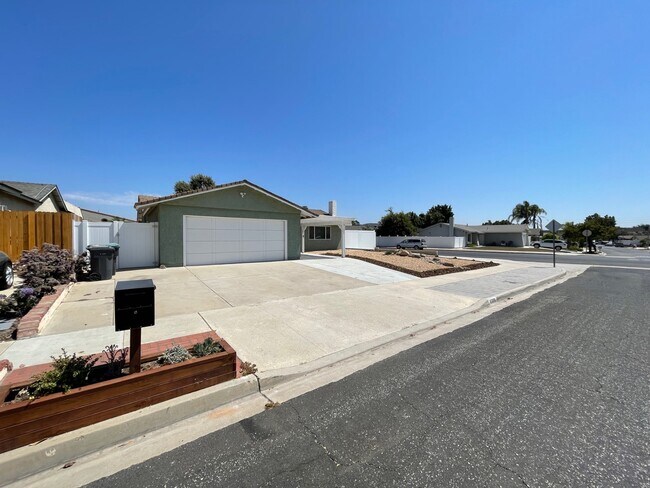 Building Photo - 6606 N Berkeley Cir