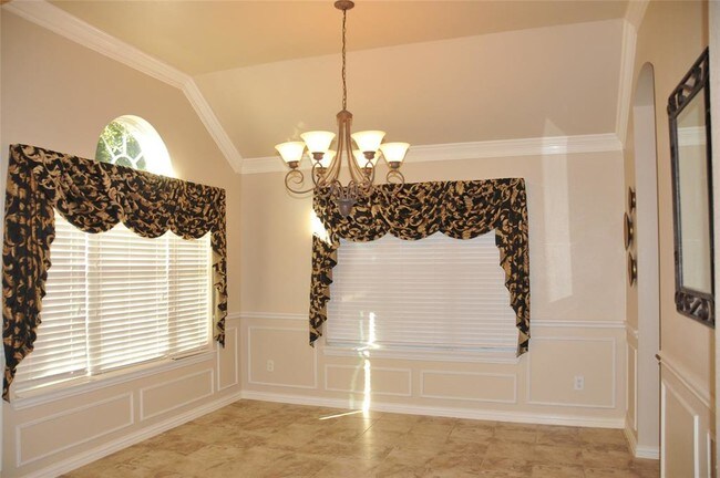 Foto del edificio - 9732 Ellery Ave