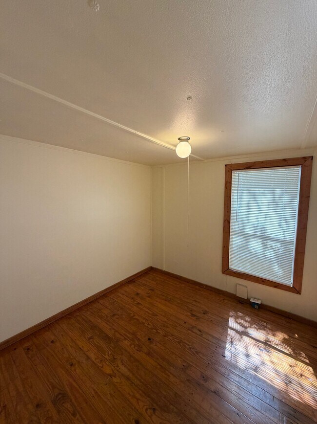 Foto del edificio - 9793 Farris Loop