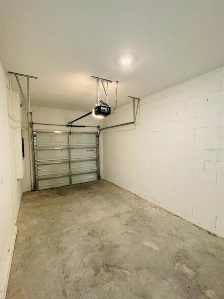 Building Photo - 2608 Penguin Boulevard