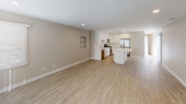 Building Photo - 5BD/3BA, Private Fenced Yard!! (Lease out, pending signatures. Check back in a few days!)