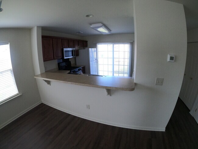 Foto del edificio - 2121 Quail Hollow Dr