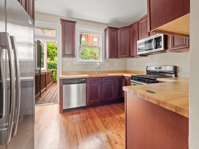 Photo - 155 U St NW Townhome