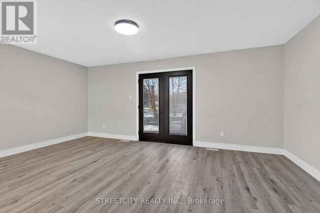 Building Photo - 137 Monmore Rd