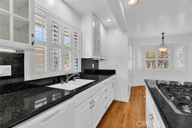 Foto del edificio - 4114 Artesia Blvd