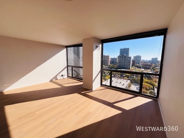 Foto principal - 4343 N Clarendon Ave