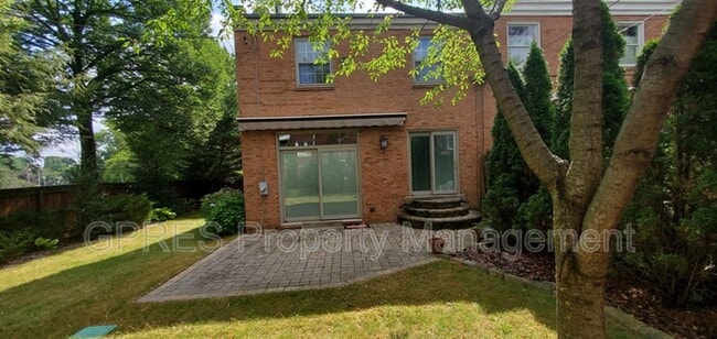 Building Photo - 1404 Barnsdale St