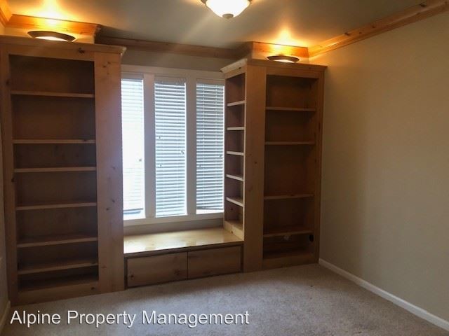 Building Photo - 3 br, 2.5 bath House - 63531 Pharoah Ct.