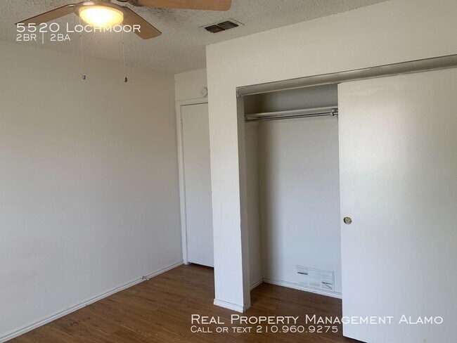 Foto del edificio - 5520 Lochmoor