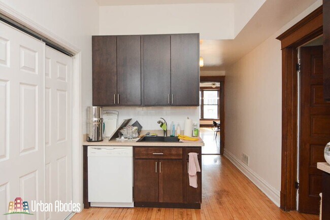 Foto del edificio - 3616 W Wrightwood Ave