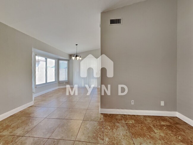 Foto del edificio - 8945 W Holly St