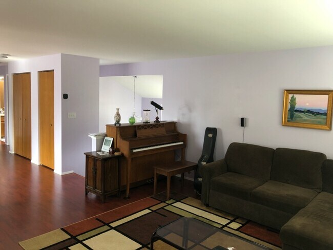 Foto del edificio - 10545 Interlake Ave N