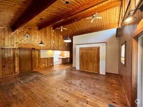 Building Photo - 514 US-302