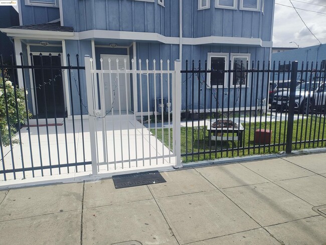 Building Photo - 3532 San Leandro St