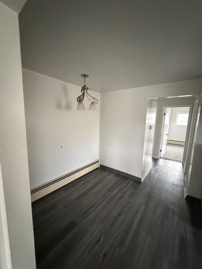 Building Photo - 2025 Abbott Rd