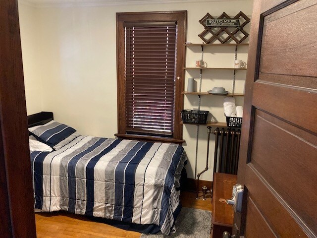 Room - 118 Pine St