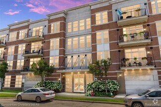 Building Photo - 66 Winder St