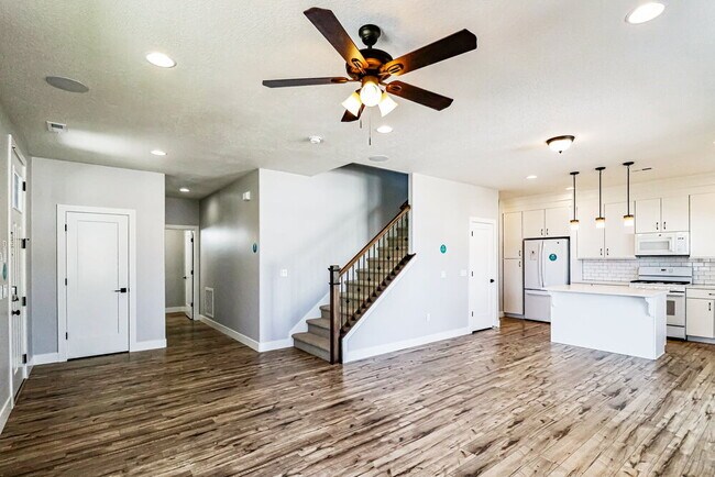 Foto del edificio - 1611 W Parkview Dr