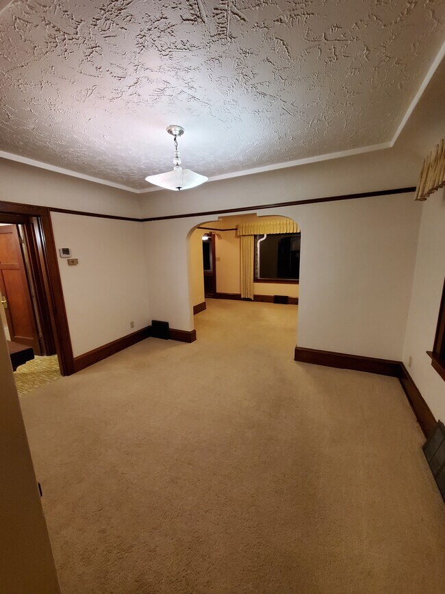 Foto del edificio - Charming 4Bed/1.5Bath West Allis Bungalow