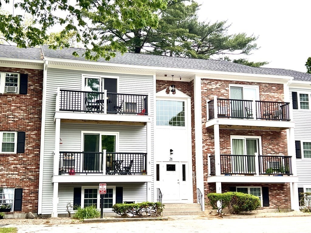Primary Photo - 21 Chapel Hill Dr