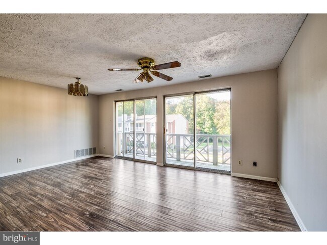 Building Photo - 94 Sweetfern Ct
