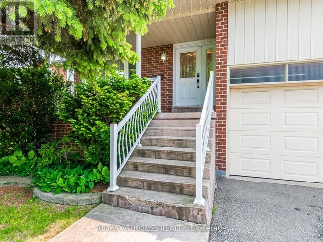 Photo du bâtiment - 7 Point O'Woods Dr