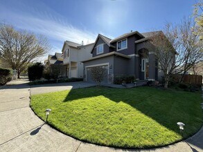 Building Photo - 2103 SE 48th Ave