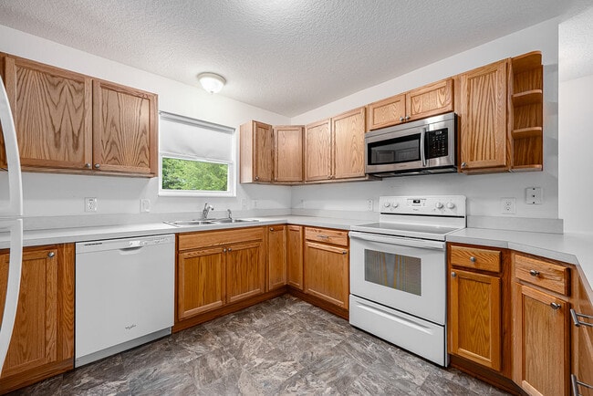 Building Photo - 1329 Paradise Dr