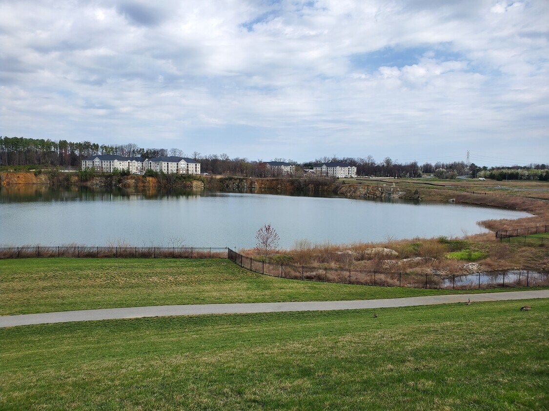 Foto principal - 523 Long Wall Dr