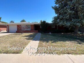 Building Photo - 2220 Ridgecrest Dr