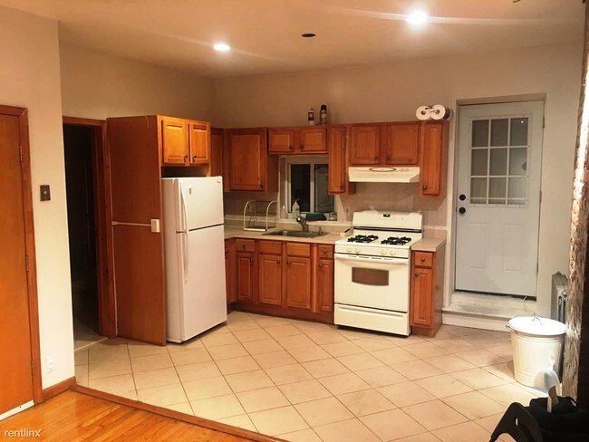 2 br, 1 bath - 696 5th Ave - 2 br, 1 bath  - 696 5th Ave