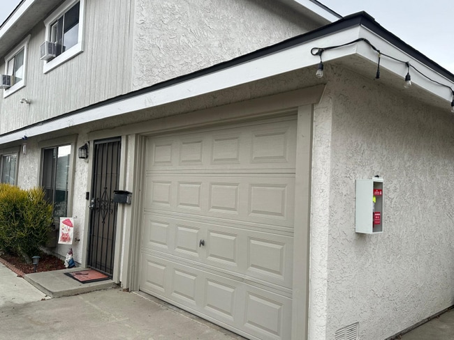 Photo - 8533 Rose St Townhome