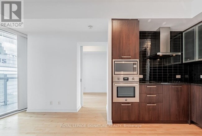 Building Photo - 14 York St