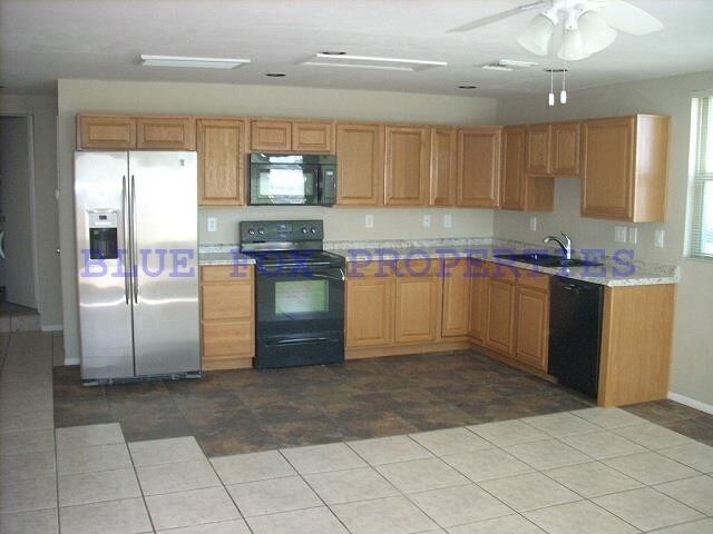 Foto del edificio - 2323 E 10th St