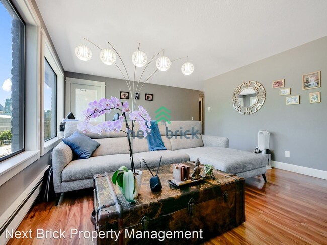 Building Photo - 2 br, 1.5 bath House - 610 Aloha St , Unit...
