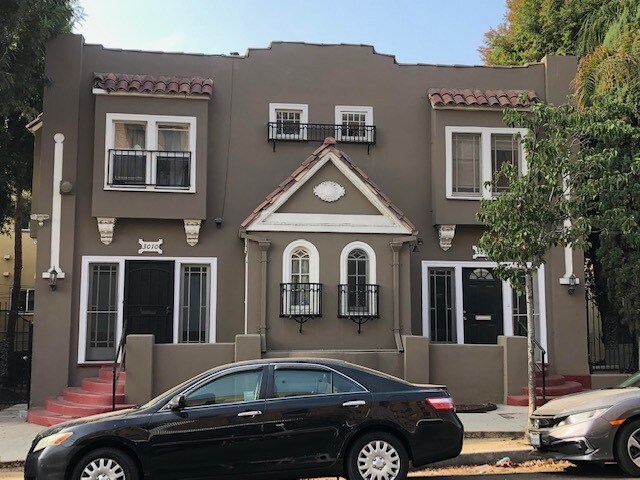 Foto del edificio - 3010 James M Wood Blvd
