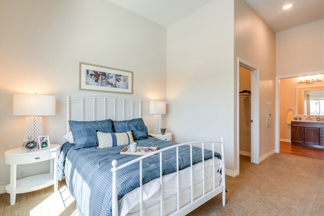 Building Photo - Westmont of La Mesa