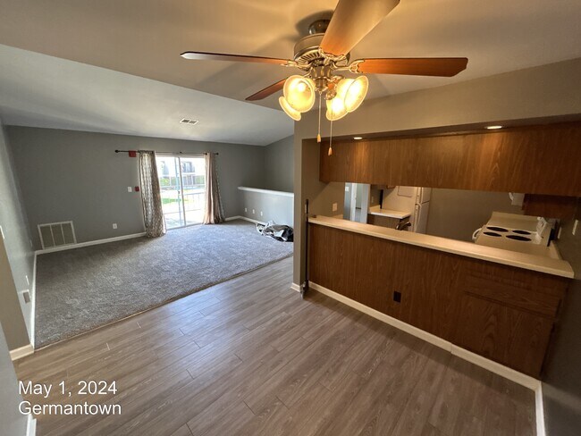 Building Photo - W168N11030 Ashbury Cir
