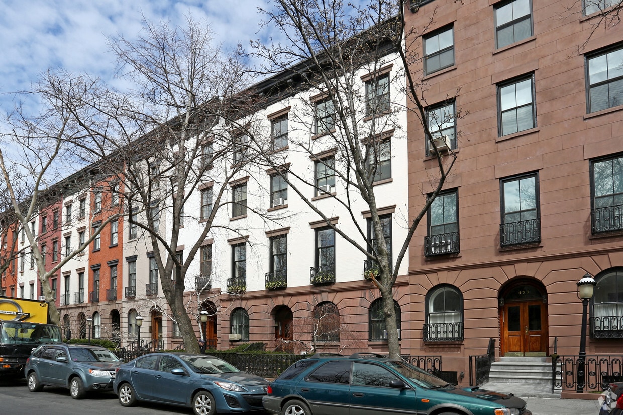 Building Photo - 475 W 22nd St