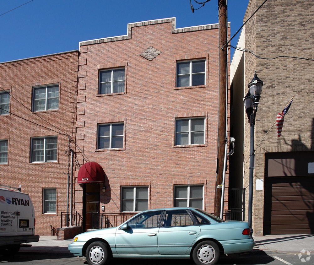 Primary Photo - 6109 Park Ave