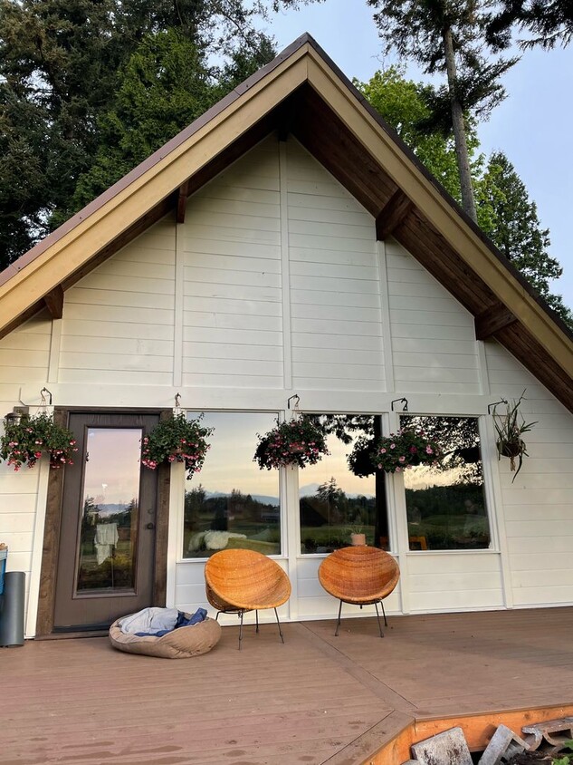 Primary Photo - Charming 2-Bedroom Retreat in Ferndale